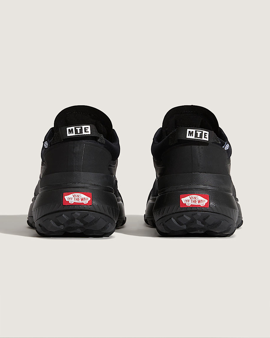 crosspath shoe