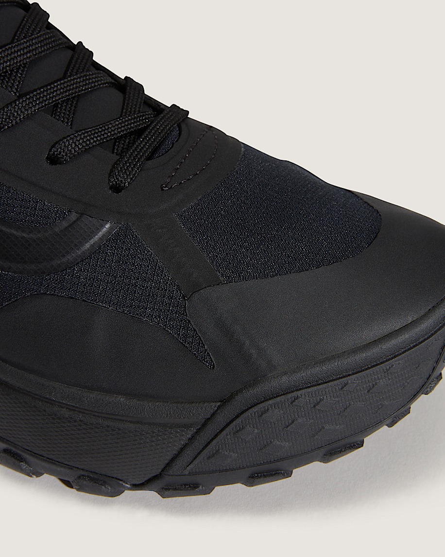 crosspath shoe