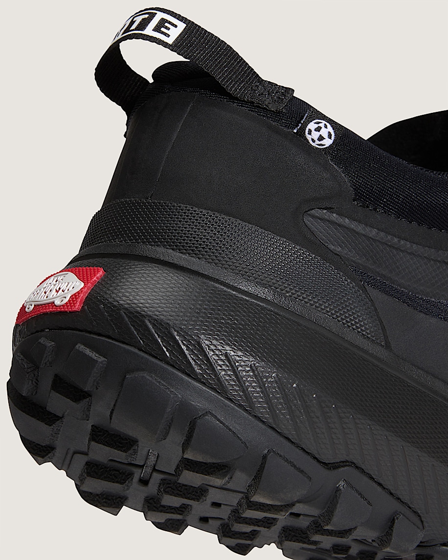 crosspath shoe