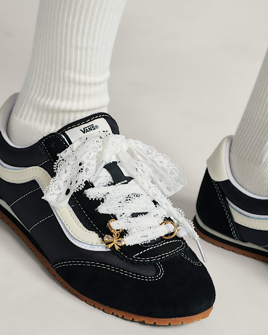 vans pearl and lace shoe charm set