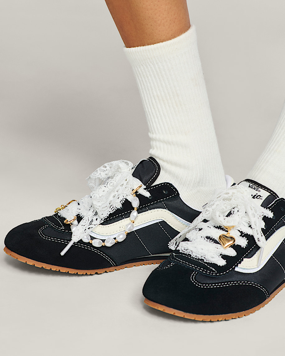 vans pearl and lace shoe charm set