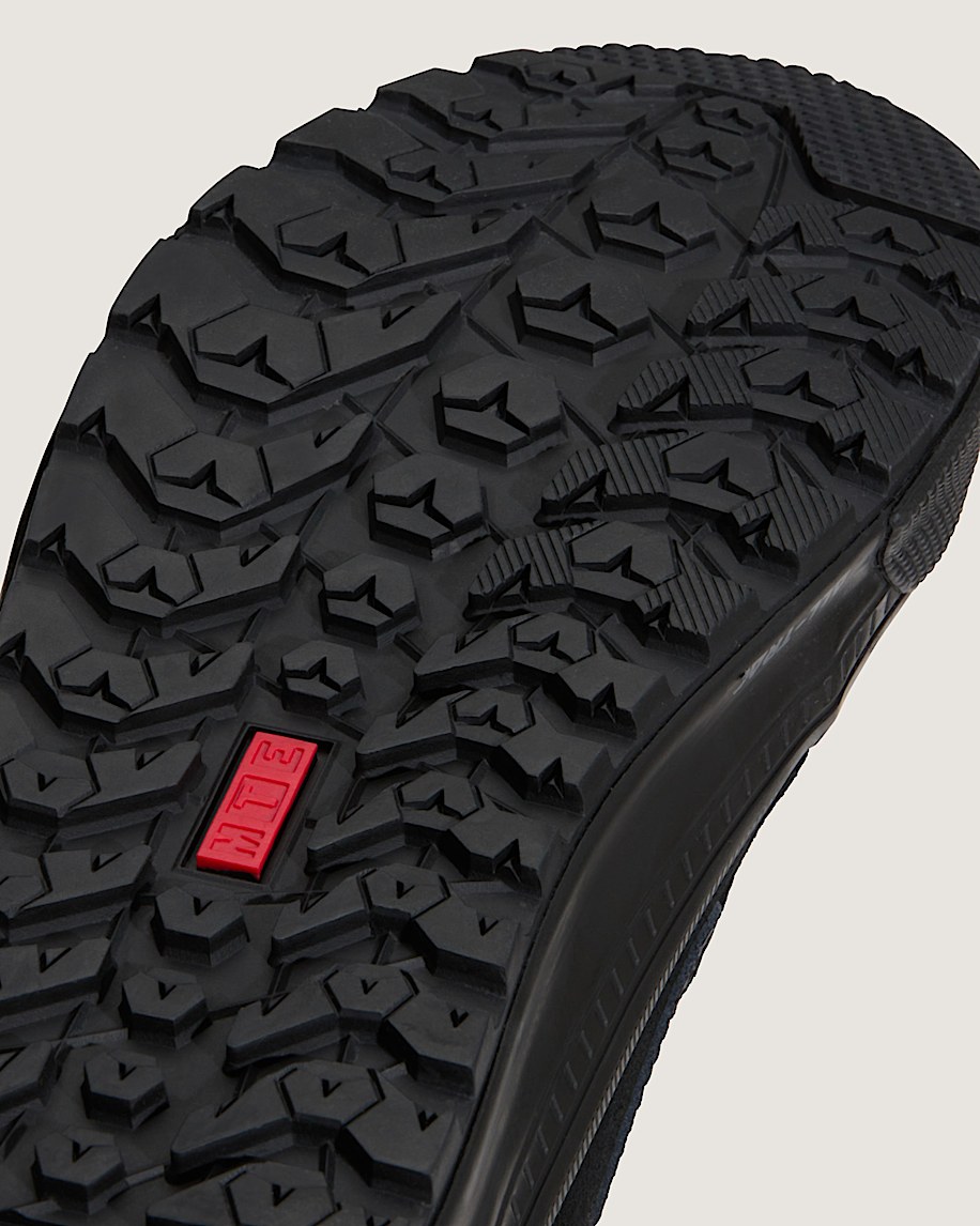 sk8-hi waterproof insulated shoe