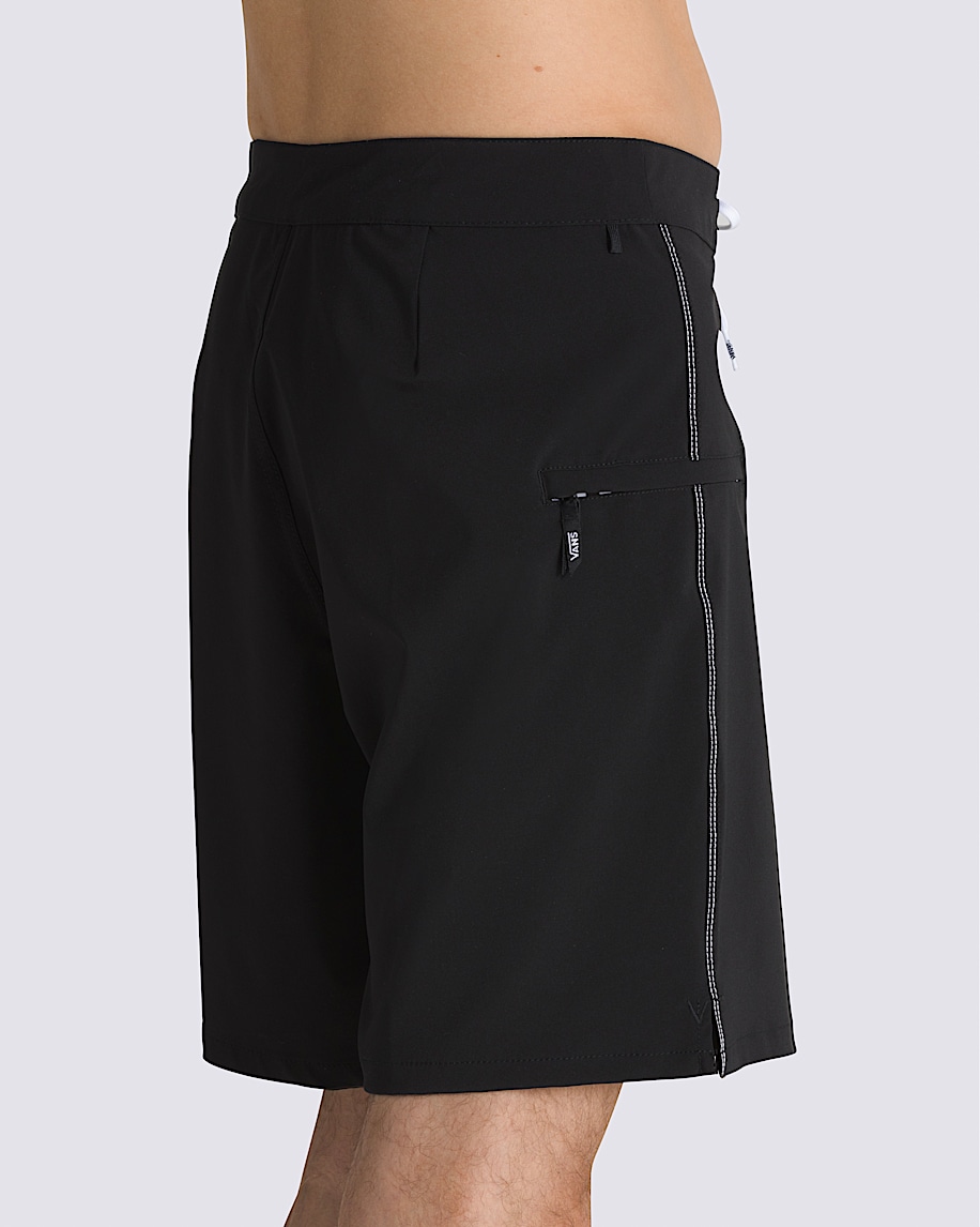 daily 18 boardshorts
