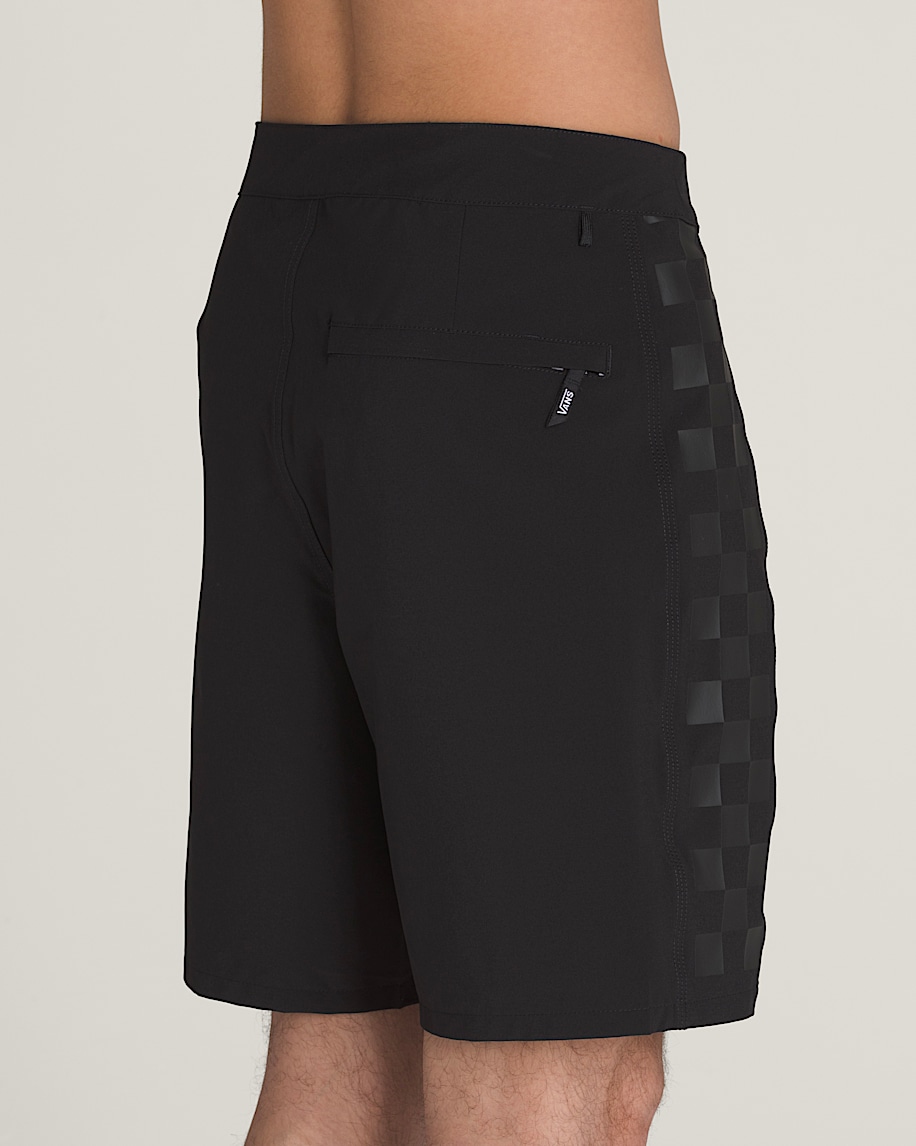 daily 18 boardshorts