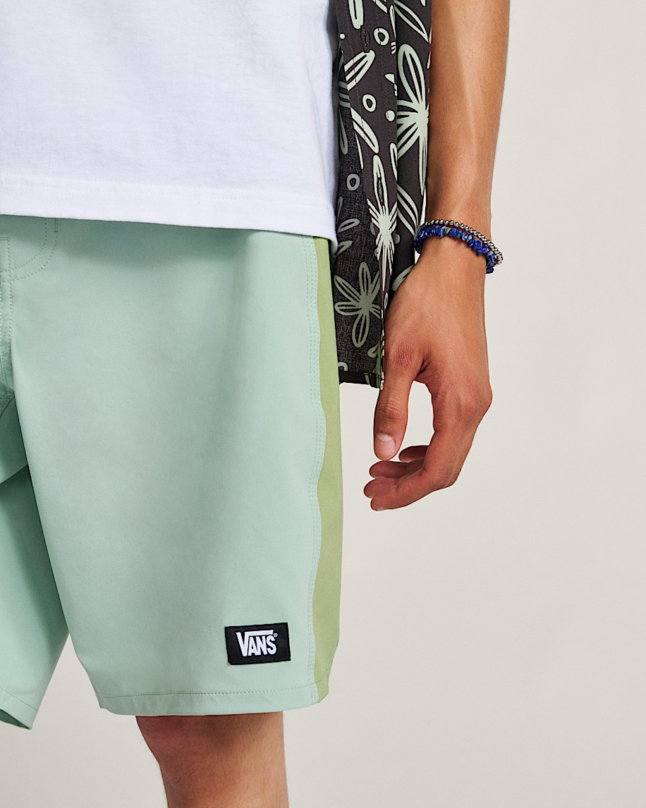 daily 18 boardshorts