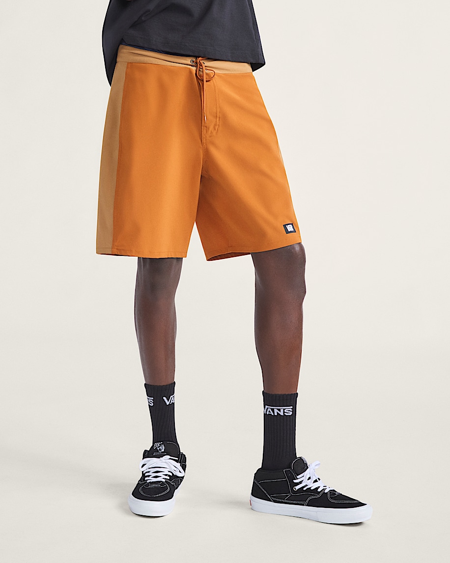 daily 18 boardshorts