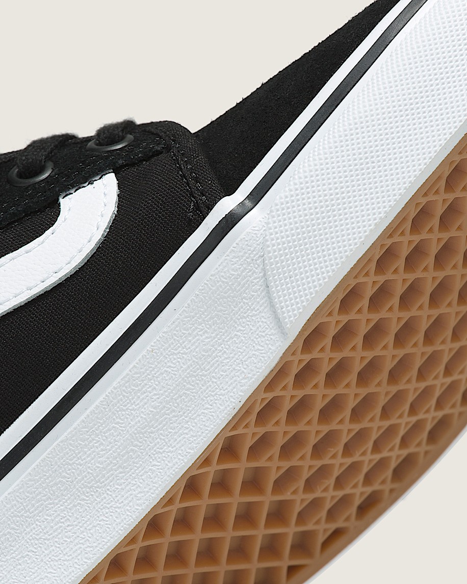 skate chukka low sidestripe shoe